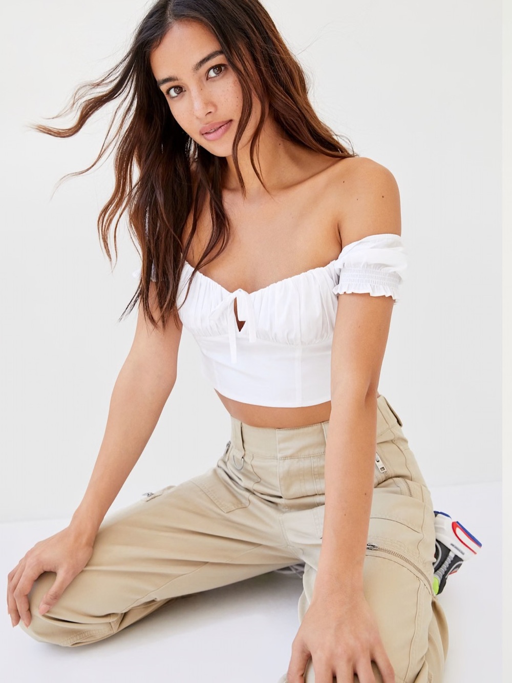 Aritzia Hollywood White Puff Sleeve Smocked Crop Top M